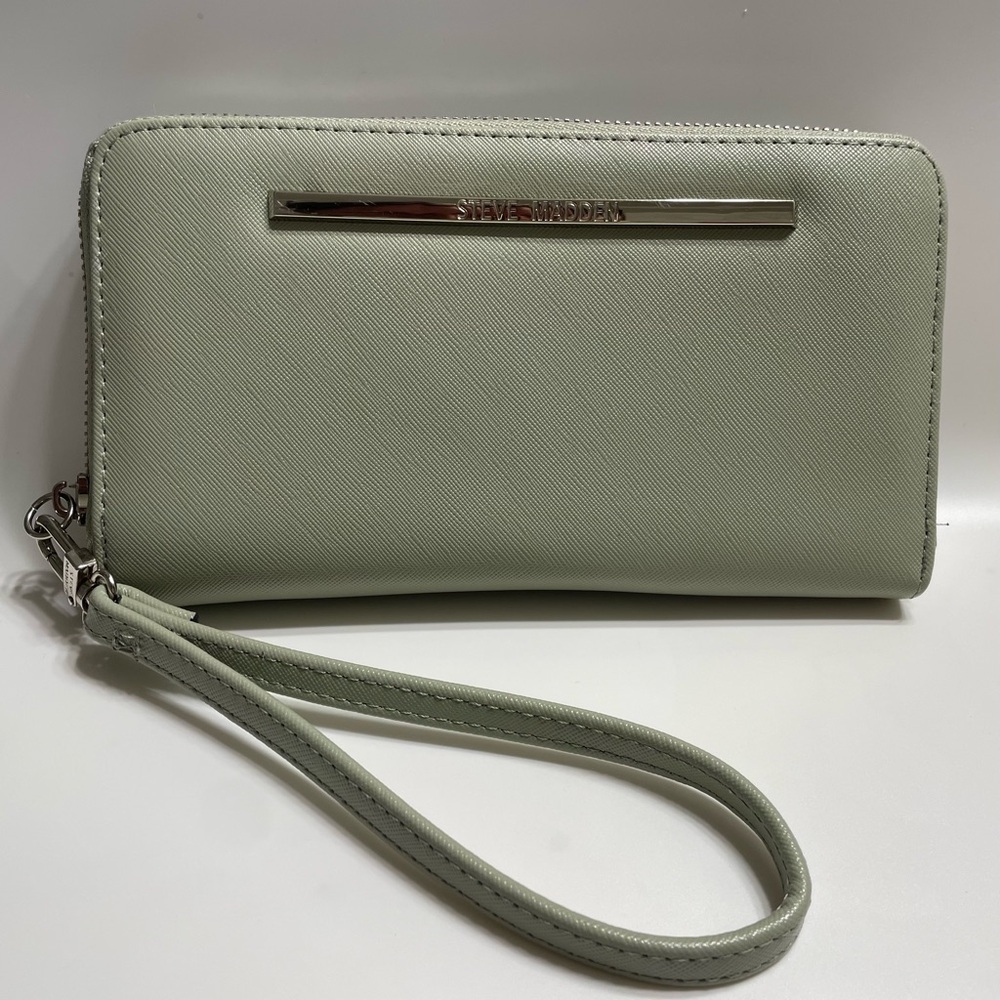 Steve Madden BZippy Jade Wallet Wristlet